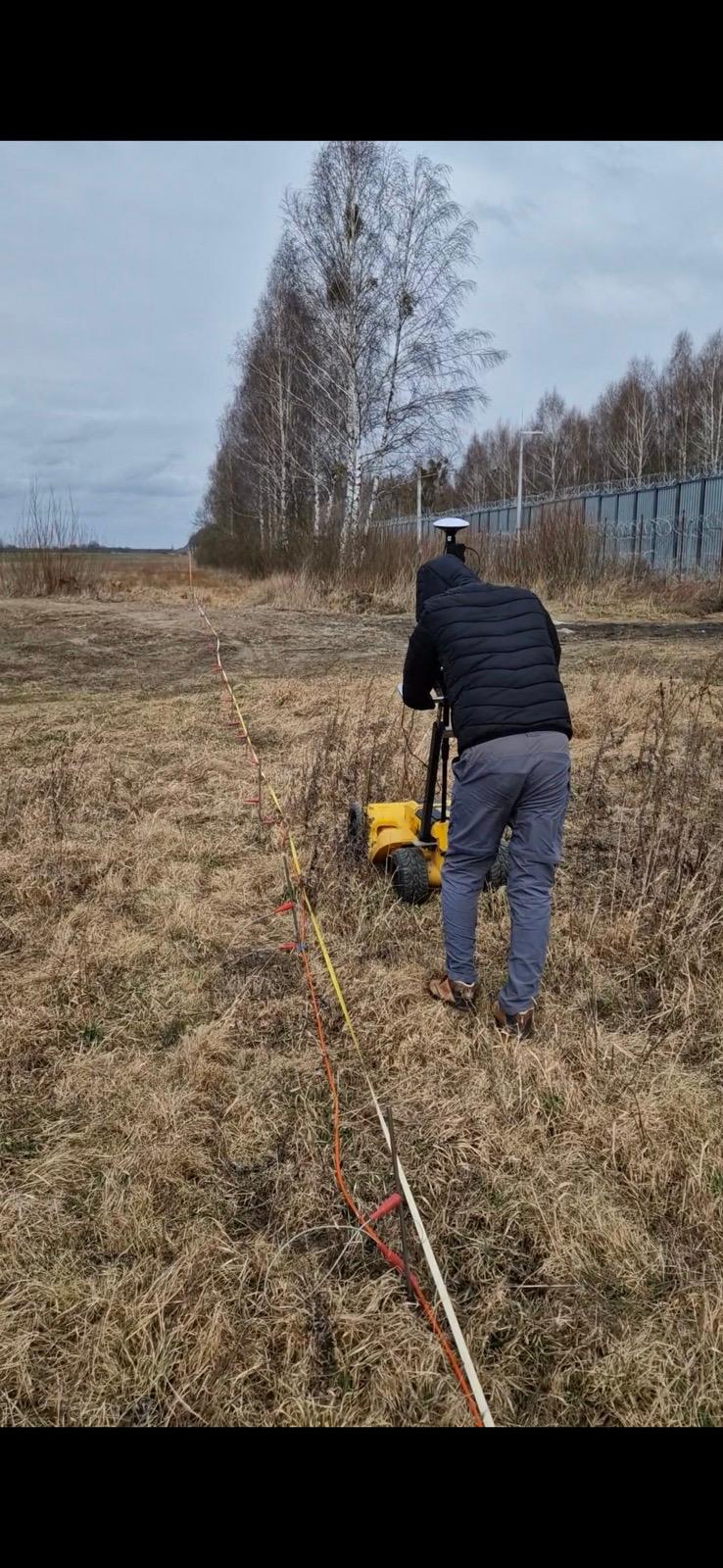 Georadarmessung mit Leica DS2000 bei Arbeiten an der Grenze zu Belarus