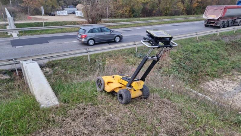 Leica DS2000 surveying a flood embankment in Opole